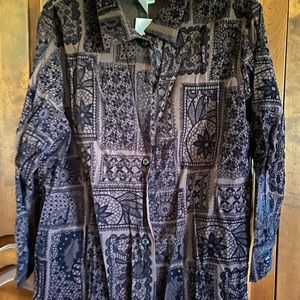 NWOT Flocked blouse - NEW